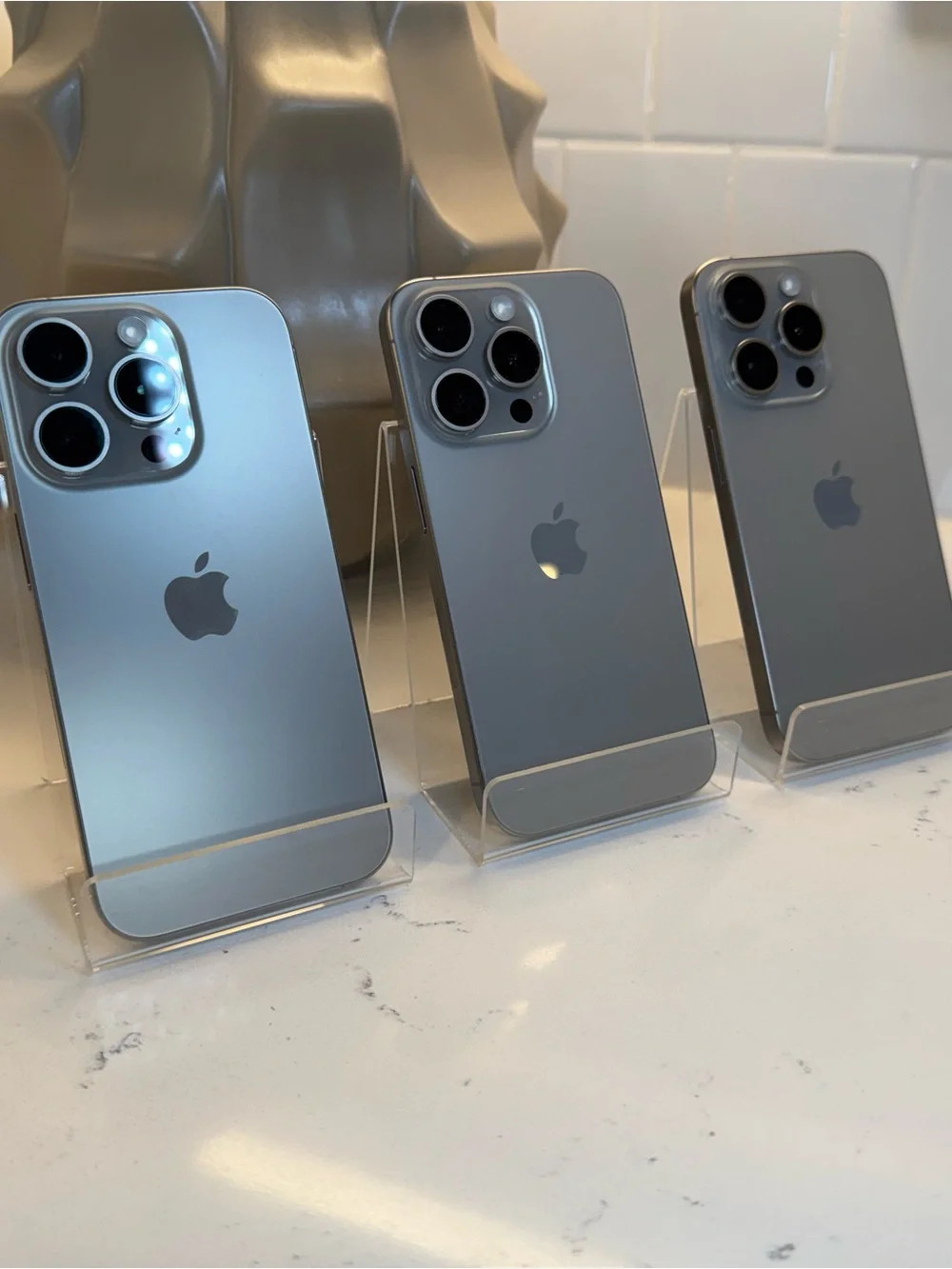 Apple iPhone 15 Pro 256GB in Natural Titanium Unlocked in Excellent Conditions!